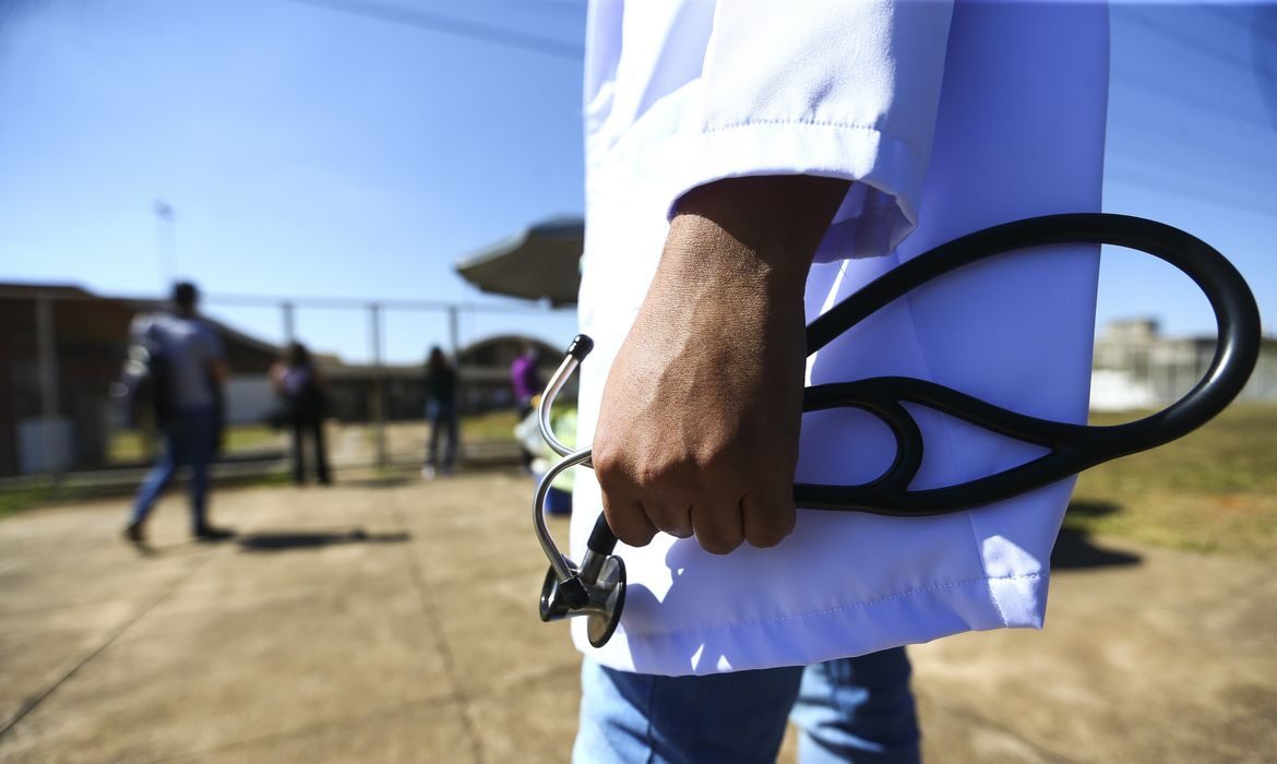Congresso aprova exame obrigatório para registro de novos médicos