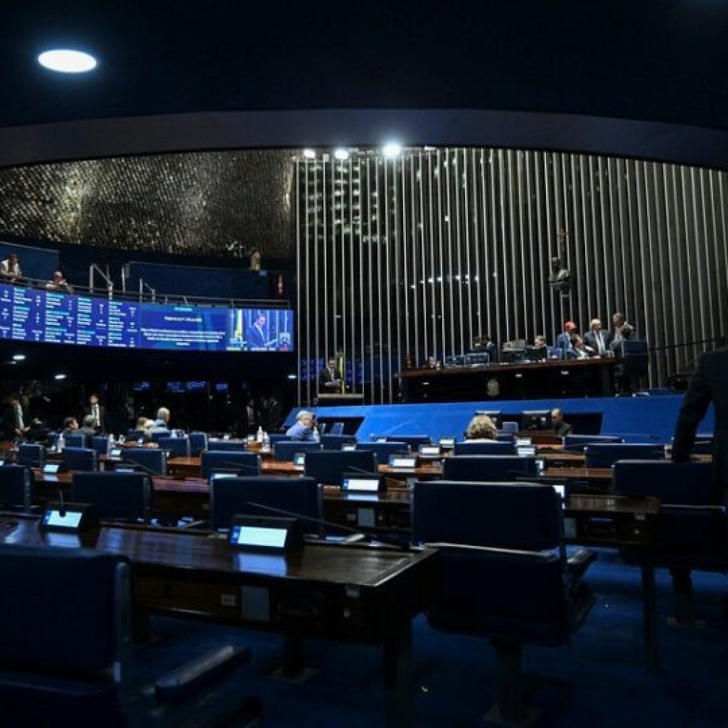 Congresso prorroga MPs de R$ 10,1 bilhões para exportadores e combustíveis
