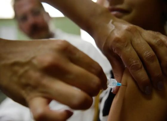 Consultas por lesões pré-cancerígenas caem após vacina contra HPV