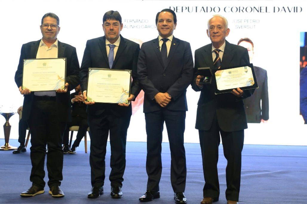 Coronel David homenageia líderes do agro e da assistência social em MS