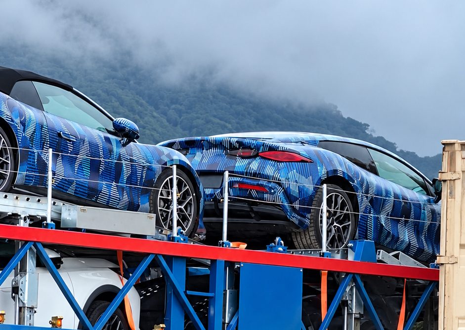 Denza Z de 1.604 cv chega ao Brasil nas carrocerias cupê e conversível