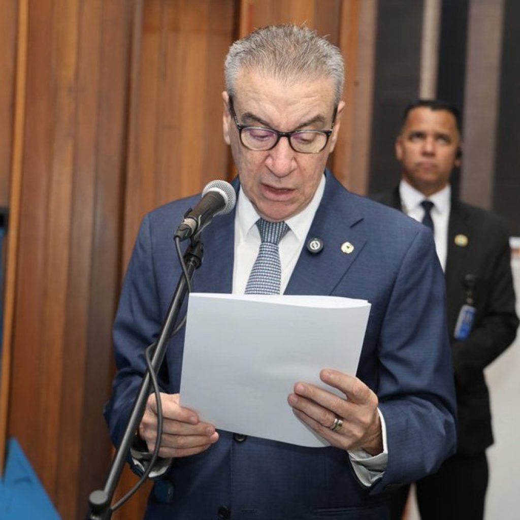 Deputados debatem solução para a erradicação das árvores de murta em todo o Estado