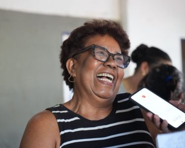 Do aprendizado à renda: mãe atípica transforma artesanato em negócio