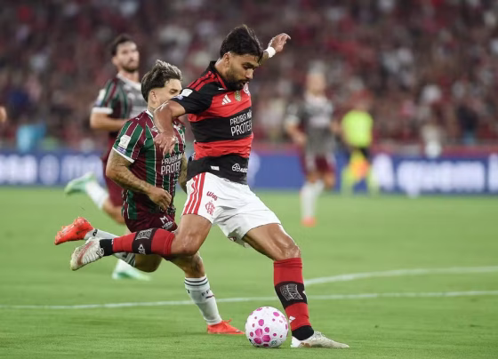 Flamengo venceu o Fluminense por 1 a 0 e assumiu a liderança isolada do segundo turno do Brasileirão - Foto: Alexandre Durão