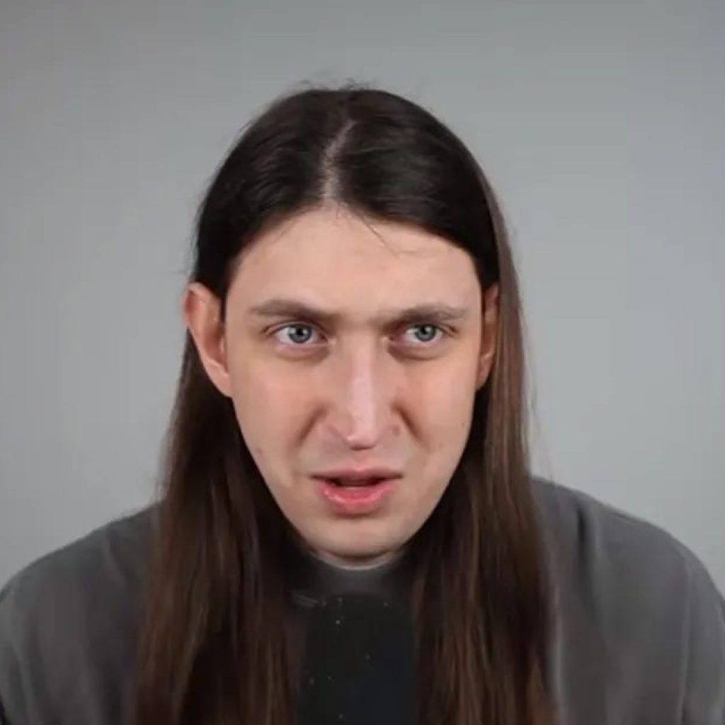 Felca revela fobia social em novo vídeo: entenda quadro e relação com o bullying