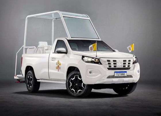 Fiat Titano ganha inédita cabine simples para virar papamóvel no Uruguai