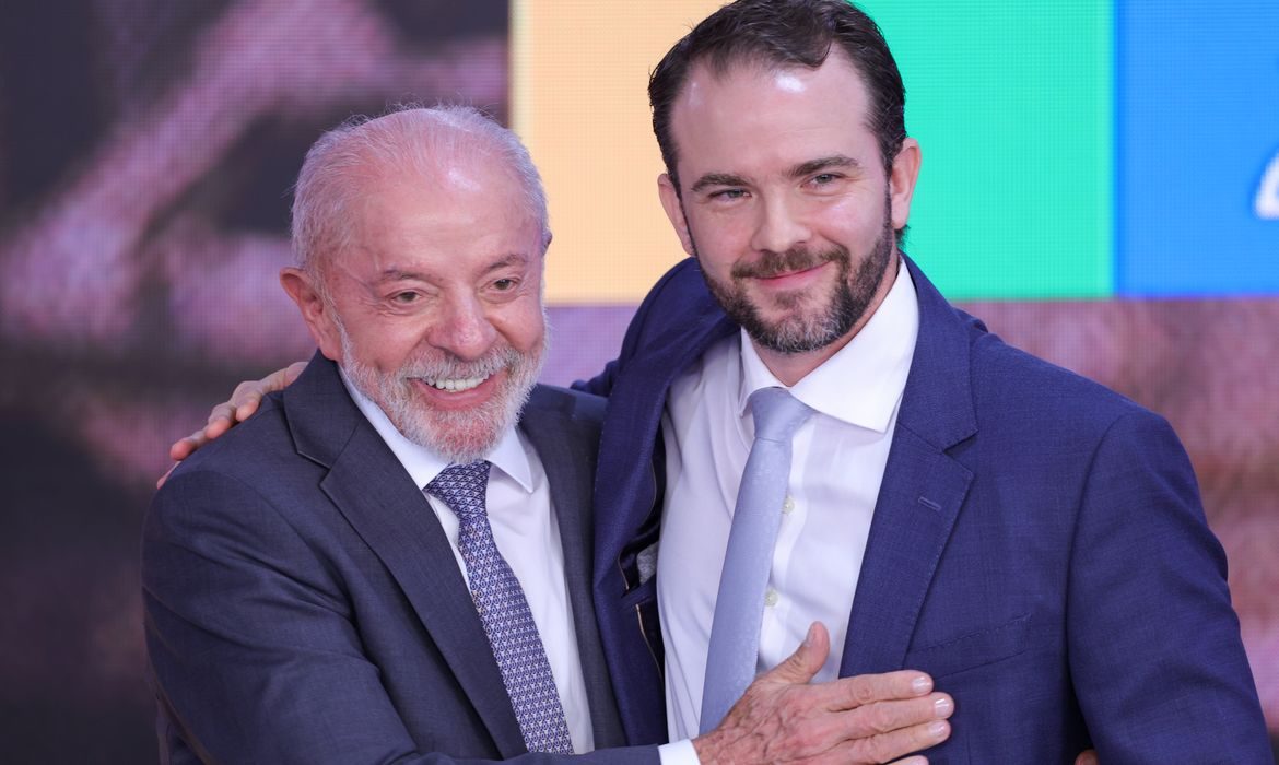 Governo anuncia perdão de dívidas e novas regras para MEIs