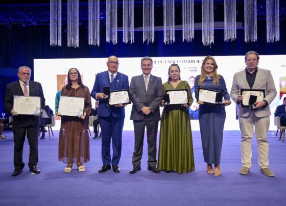 Hashioka homenageia seis personalidades com Títulos e Comendas do Mérito Legislativo