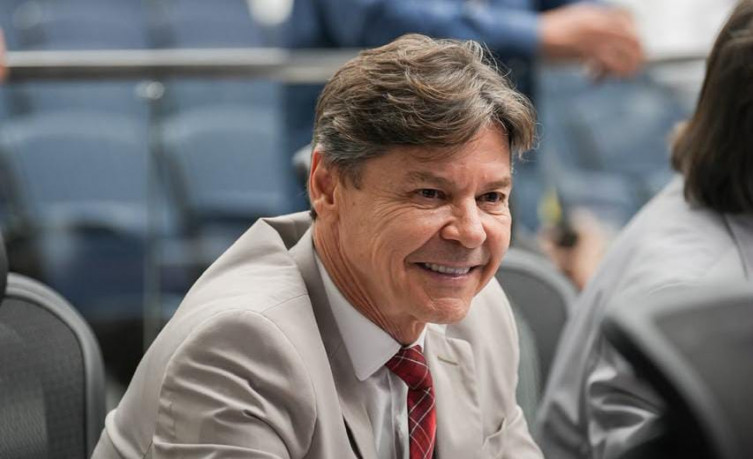 Paulo Duarte recebe alta após três dias internado em Campo Grande