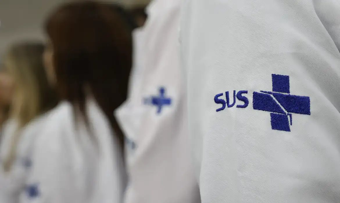 Mais Médicos Especialistas abre inscrições para 224 vagas imediatas