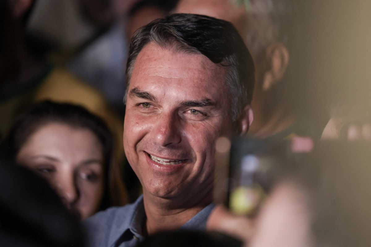 Mendonça proíbe Lula de impulsionar vídeo sobre Flávio Bolsonaro