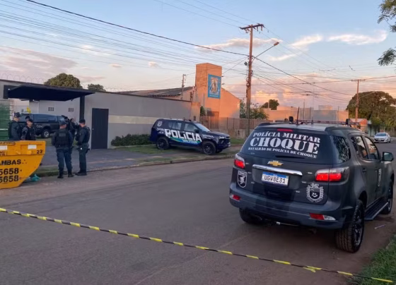 Confraternização terminou com um homem morto a tiros e outra pessoa ferida no Jardim Tarumã, em Campo Grande - Foto: TV Morena
