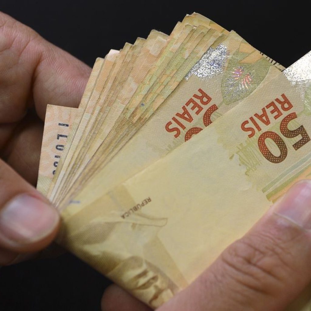 Número de superendividados no Brasil cresceu 75% em cinco anos, diz BC