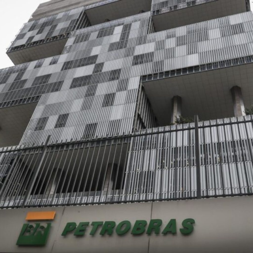 Petrobras chega a R$ 800 bilhões em valor de mercado e bate recorde histórico