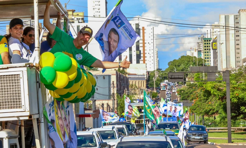 Eduardo Riedel é reeleito governador de MS no primeiro turno