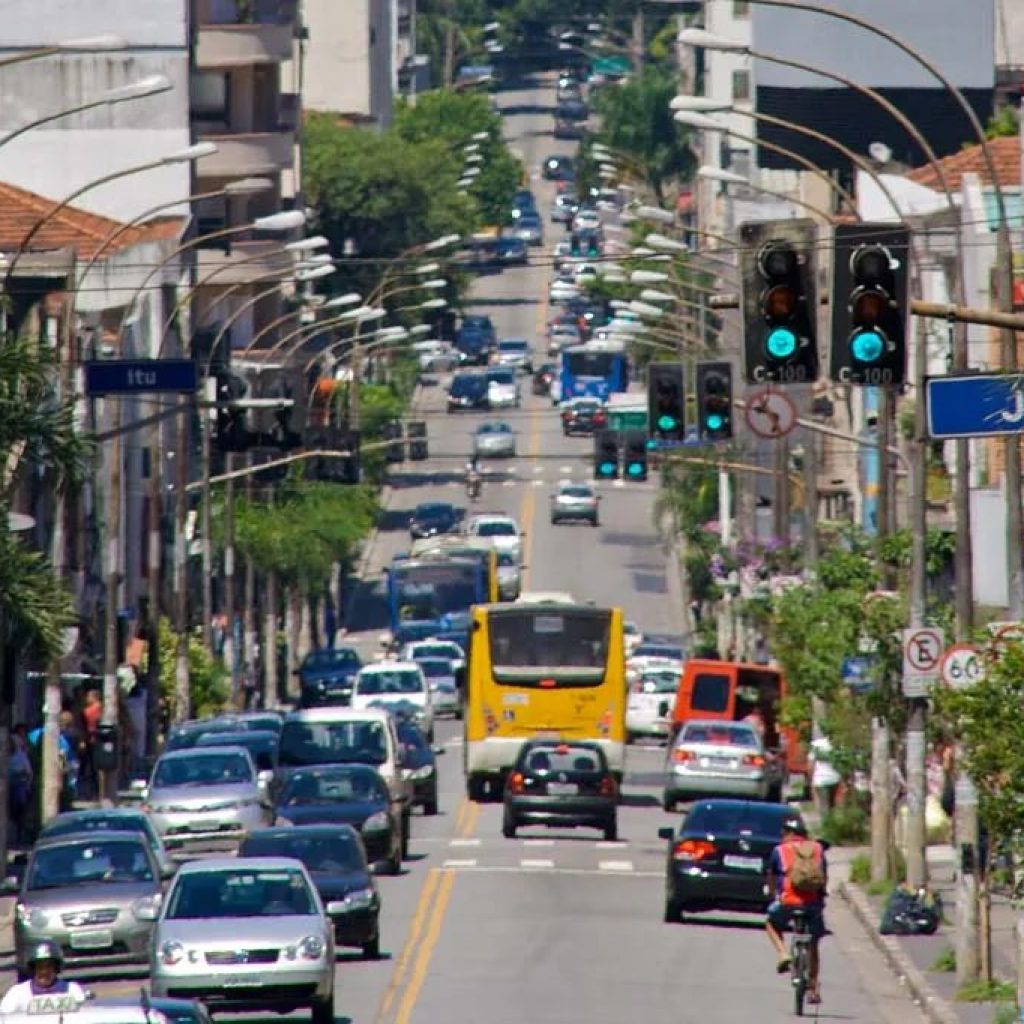 Rua e avenida: entenda as diferenças e classificação de vias urbanas