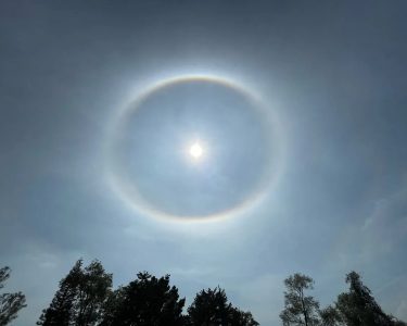 Turista registra ‘círculo solar’ raro em cachoeira no interior paulista